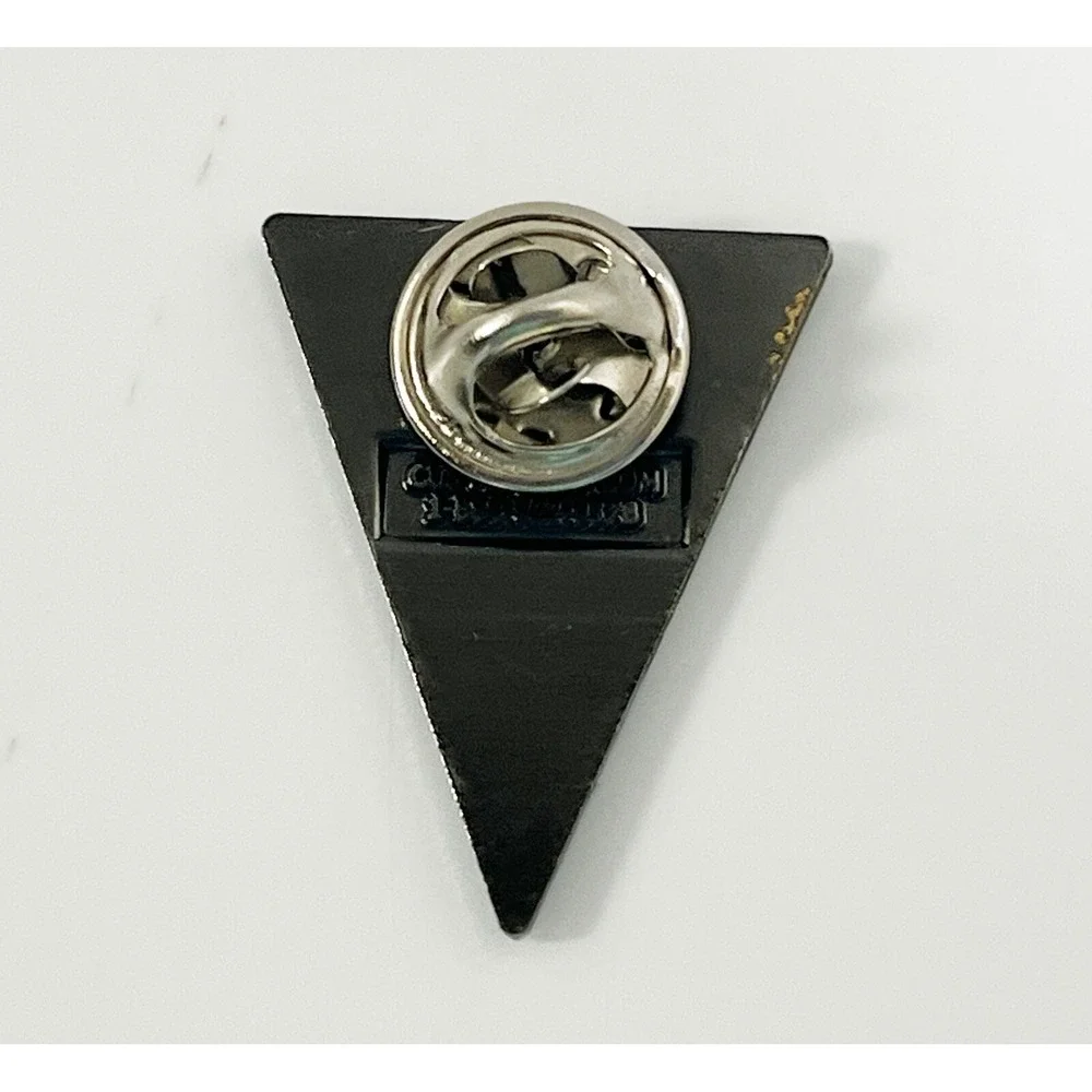 Lotus‎ '16 Lapel Pin